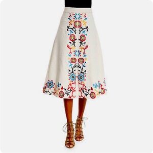 Alice+Olivia Giselle Boho Floral Embroidered Midi Skirt Off White Folk Art Sz 8